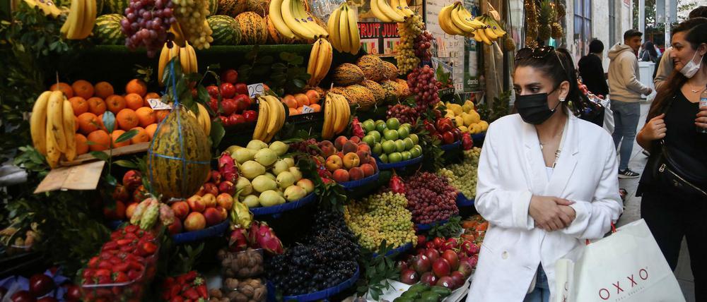 Obst und Gemüse ist für viele Türken unbezahlbar geworden.