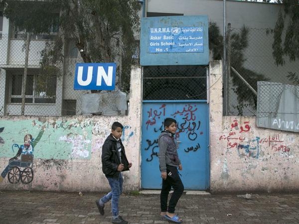 Viele palästinensische Kinder besuchen eine der UNRWA-Schulen, die einen guten Ruf haben.