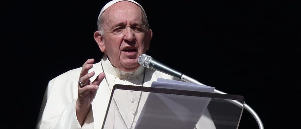Von Rom wird gefordert, dass der Papst persönlich, in Köln exemplarisch aufräumen und zeigen müsse, wie in Sachen Missbrauch die Haltung sei. 