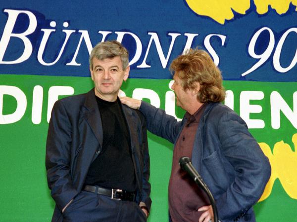 Führte als Anhänger der Westbindung heftige Kontroversen mit seiner Partei: Auf dem Grünen-Parteitag zum Kosovo-Krieg (hier mit Danny Cohn-Bendit) setzte er sich 1999 aber durch.