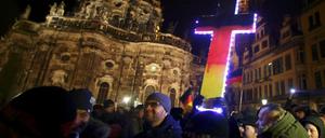 Die Pegida-Demos in Dresden haben wieder stärkeren Zulauf. (Archivbild)