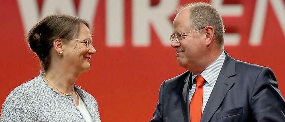 Kanzlerkandidat Peer Steinbrück (SPD) und seine Ehefrau Gertrud.
