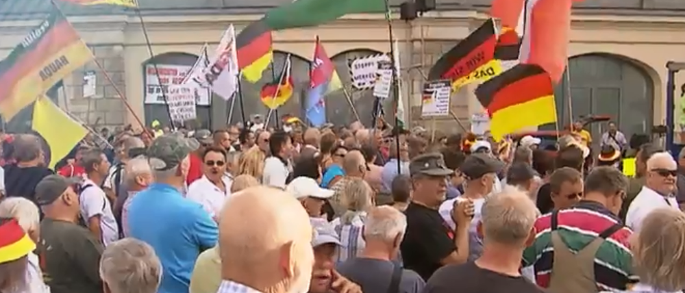 Ein Ausschnitt aus dem „Kontraste“-Beitrag über die Pegida-Demonstration in Dresden.
