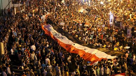 Auch das irakische Volk fordert Reformen wie hier bei einem Protestzug in Bagdad. 