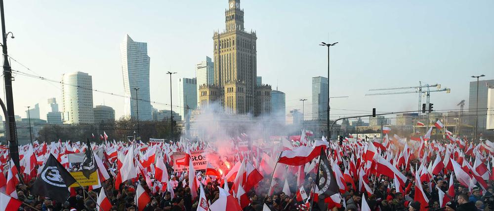 Zum Unabhängigkeitstag kam es in der polnischen Hauptstadt Warschau auch zum Aufmarsch von Rechtsextremen.