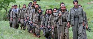 PKK Kämpfer 2013 auf dem Weg in den Nord-Irak.
