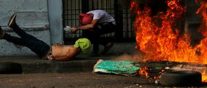 In Urena haben Sicherheitskräfte Tränengas und Gummigeschosse gegen Demonstranten eingesetzt