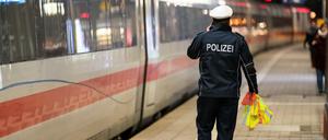 Mehr Polizei in Zügen und an Bahnhöfen?