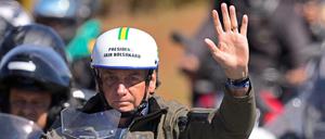 Präsident Jair Bolsonaro ohne Maske bei einer Motorradrallye in Brasilien.