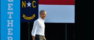 Barack Obama wirbt für Hillary Clinton an der Universität von Chapel Hill, North Carolina.