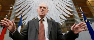 Herr des Hauses – und der Ausweise. Bundestagspräsident Norbert Lammert will die Zahl der Lobbyisten mit permanentem Zugangsrecht begrenzen. 