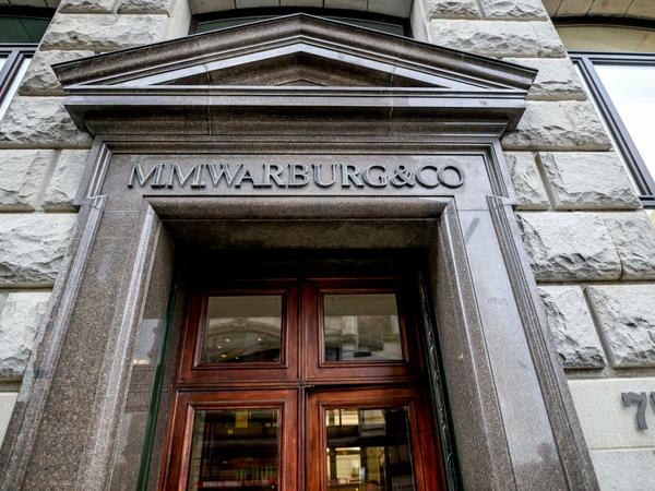 Im Fokus der Interesseses: Wurde politischer Einfluss bei den Millionenforderungen an die Hamburger Warburg Bank genommen?