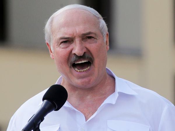 DIe Opposition macht Alexander Lukaschenko für grobe Menschenrechtsverstöße verantwortlich. 
