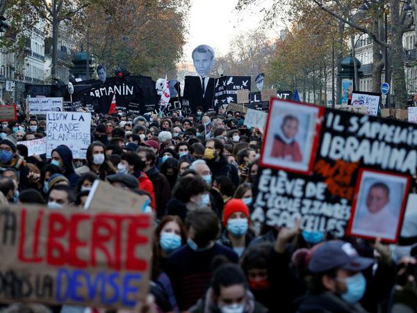 Demonstration gegen das geplante Sicherheitsgesetz in Paris am 28. November 2020.