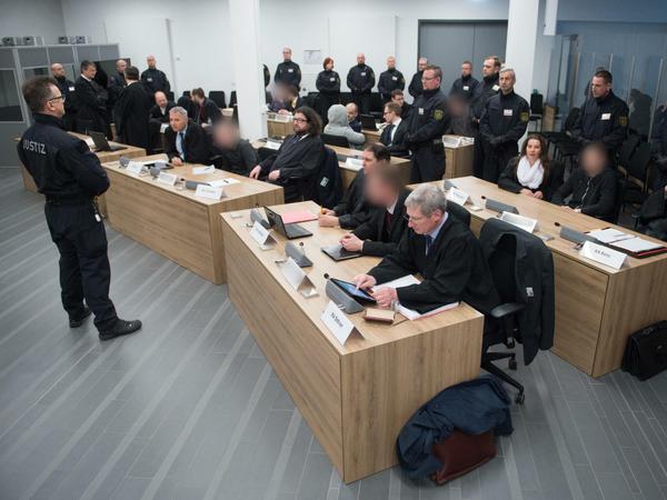 Am 7. März 2018 - auf den Tag ein Jahr nach Prozessbeginn - wurden im Prozess gegen die rechtsterroristische "Gruppe Freital" in Dresden die Urteile gesprochen. 