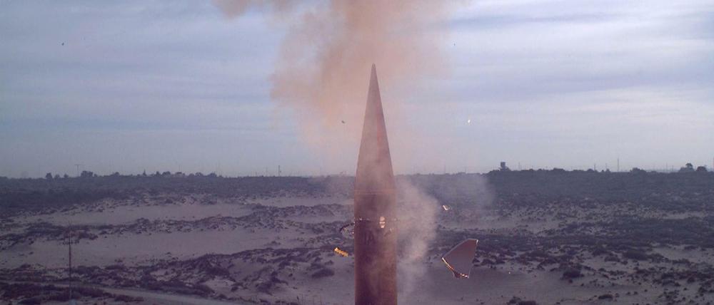 Ein vom israelischen Verteidigungsministerium zur Verfügung gestelltes Foto zeigt eine „Arrow-3“-Abfangrakete.