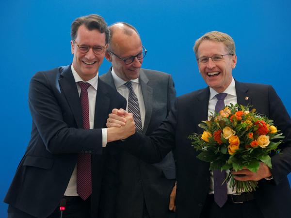 Nordrhein-Westfalen Ministerpräsident Hendrik Wüst will wie Daniel Günther in Schleswig-Holsteinen einen CDU-Sieg einfahren. Das würde auch CDU-Chef Friedrich Merz stärken. 