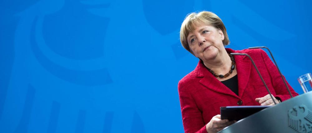 Bundeskanzlerin Angela Merkel gratulierte Trump zum Wahlsieg und bot ihm eine „enge Zusammenarbeit“ an. 