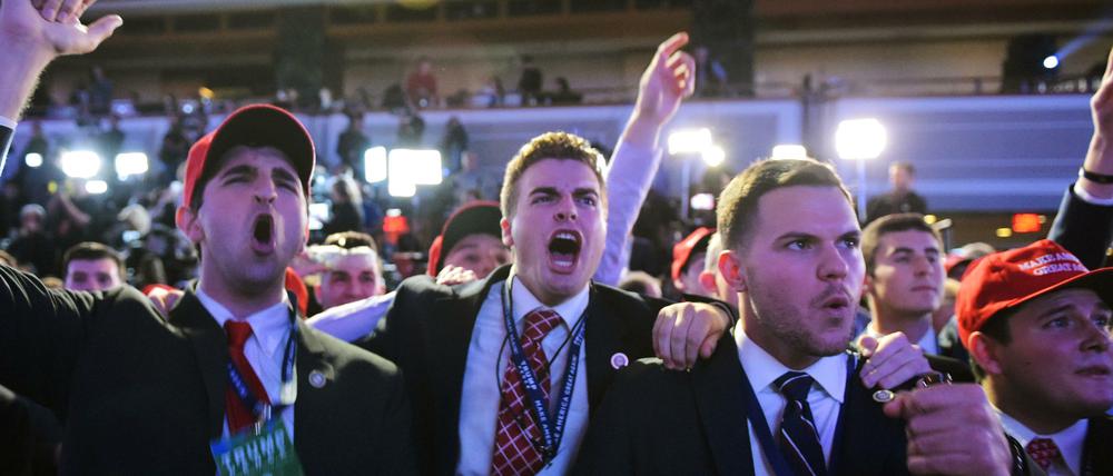Zorniger Jubel. Junge Trump-Fans bei der Wahlparty der Demokraten in New York.