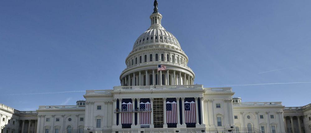 Das Capitol, Sitz des Kongresses, feierlich geschmückt für die Inauguration.
