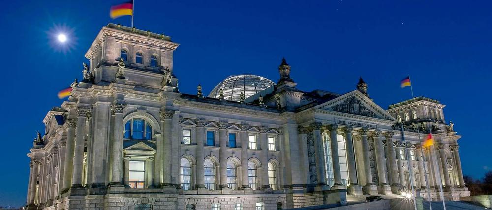 23 Ausschüsse bereiten die Arbeit des Bundestages vor - sie beraten häufig nichtöffentlich.