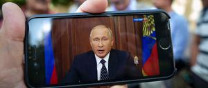 In einer TV-Ansprache verkündete Putin seine Korrekturen an der Rentenreform.