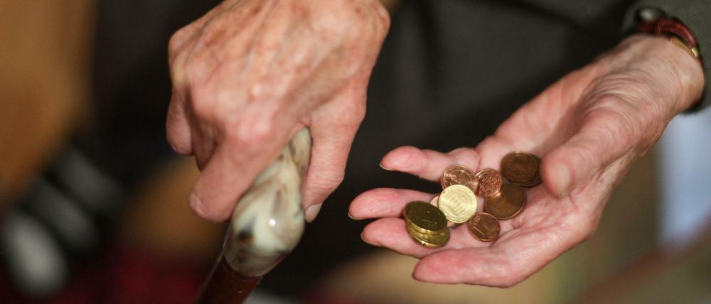 Viele Rentner sind auf Sozialhilfe angewiesen (Symbolbild) 