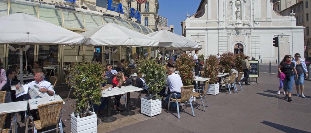 In Frankreich wird nicht Geimpften der Zugang von Restaurants oder Bars erschwert.