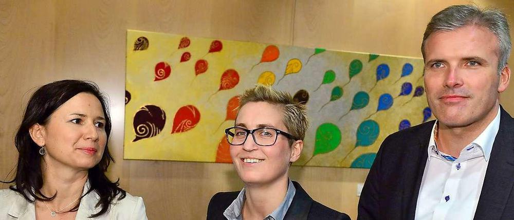 Verhandlungsführer Anja Siegesmund (Grüne), Susanne Hennig-Wellsow (Linke) und Andreas Bausewein (SPD, von links): Begriff "DDR-Unrechtsstaat" soll in die Präambel des Koalitionsvertrages