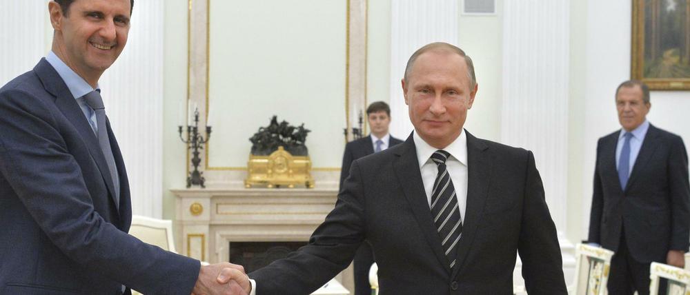 Syriens Präsident Baschar al Assad (links) und Russlands Präsident Wladimir Putin am 20. Oktober 2015 im Kreml. 