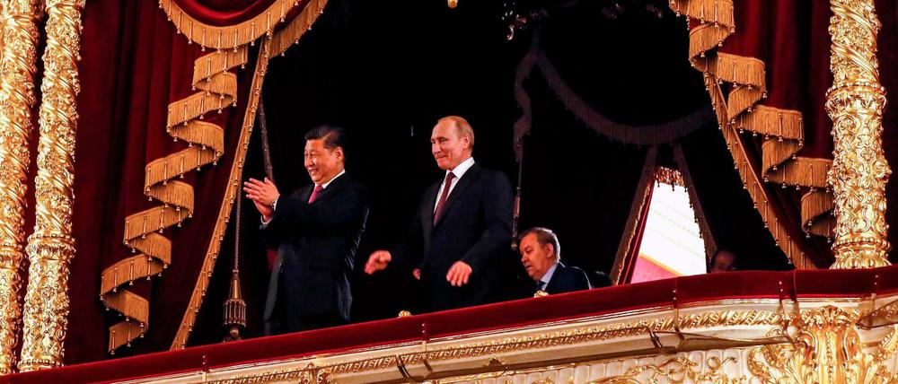 Fürstlicher Rahmen: Die Präsidenten Xi und Putin besuchen gemeinsam das Bolschoi Theater in Moskau (Foto vom 5. Juni). 
