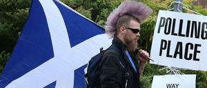 Einmal gescheitert – und jetzt? Ein Schotte im Herbst 2014 auf dem Weg zum Wahllokal des Unabhängigkeitsreferendums.