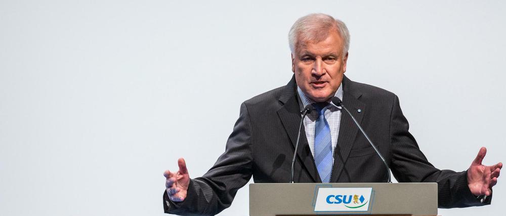 Der damalige bayerische Ministerpräsident Seehofer im Jahr 2015 bei einem CSU-Kongress zur Flüchtlingspolitik.
