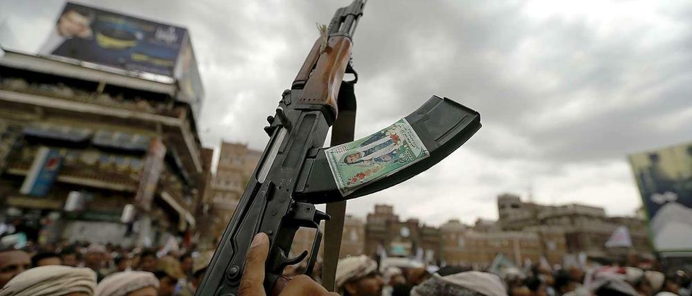 Schiitische Rebellen haben weite Teile des Jemen erobert. Nun schlägt eine sunnitische Allianz zurück.