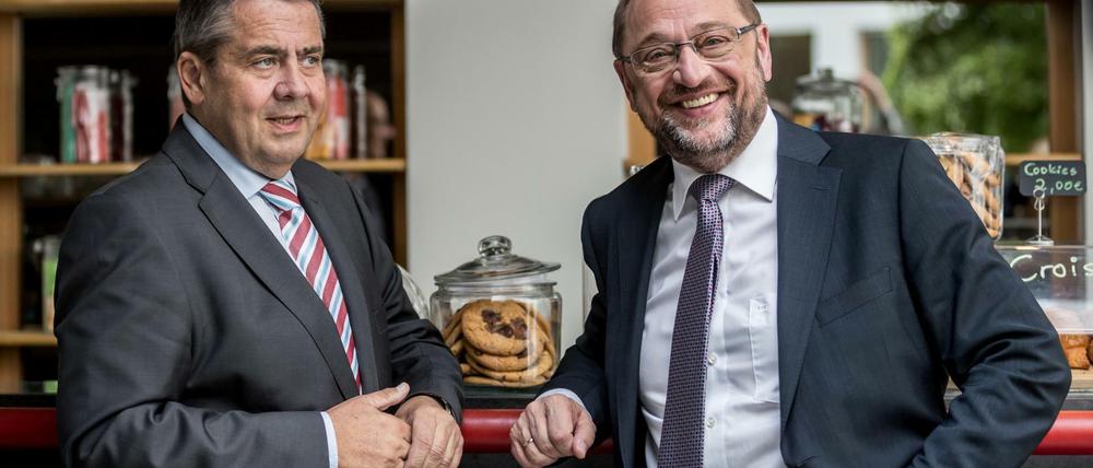 Der damalige Kanzlerkandidat Martin Schulz (r.) im Juni 2017 mit dem damaligen Außenminister Sigmar Gabriel.