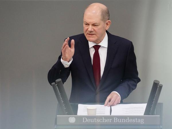 Bundeskanzler Olaf Scholz (SPD) bei seiner Regierungserklärung. 