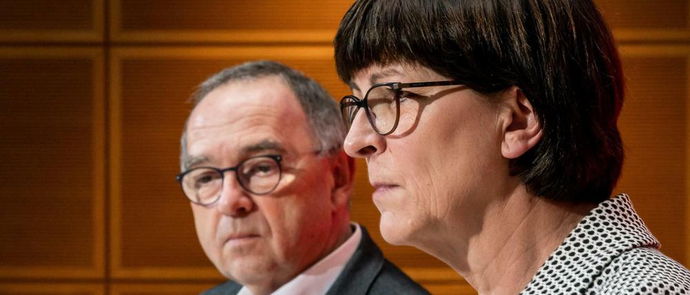 Die SPD-Chefs Saskia Esken und Norbert Walter-Borjans fordern viel.