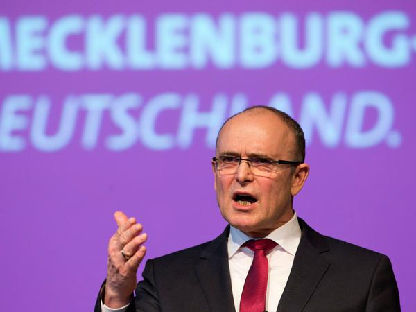 Erwin Sellering, Vorsitzender der Klimastiftung Mecklenburg-Vorpommern, möchte die Schulden an Nord Stream 2 rasch zurückzahlen. (Archivbild)