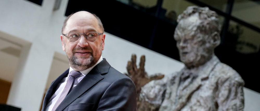 Der SPD-Vorsitzende Martin Schulz hat am Freitag Berichte über grünes Licht für eine große Koalition dementiert.