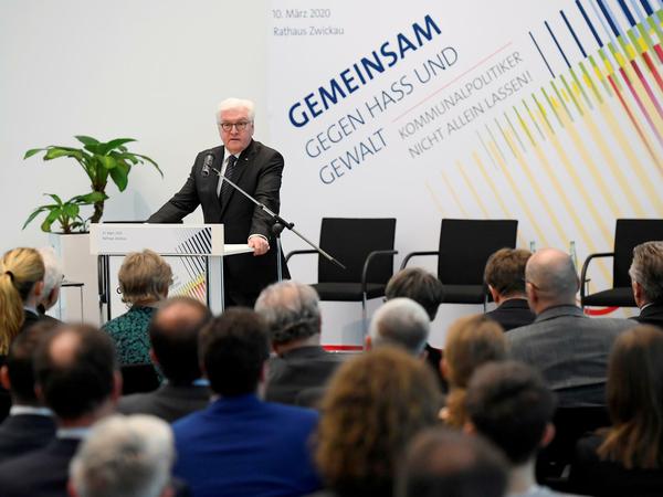 Gemeinsam gegen Hass und Gewalt - Bundespräsident Frank-Walter Steinmeier am Dienstag in Zwickau.