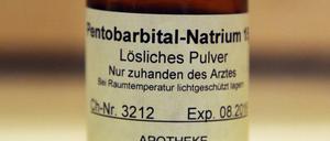  Eine leere Flasche des Betäubungsmittels „Pentobarbital-Natrium“. 