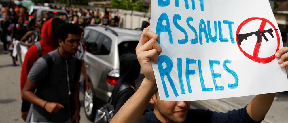 Schülerprotest in Florida für ein Verbot von automatischen Waffen. 