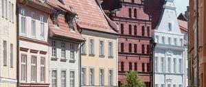 Deutschlands Kommunen: Oft schöne Fassaden (wie hier in Stralsund), aber bisweilen auch hohe Schulden.