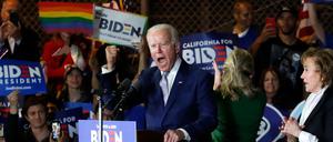 Joe Biden spricht am Dienstagabend (MEZ) zu seinen Anhängern in Los Angeles.