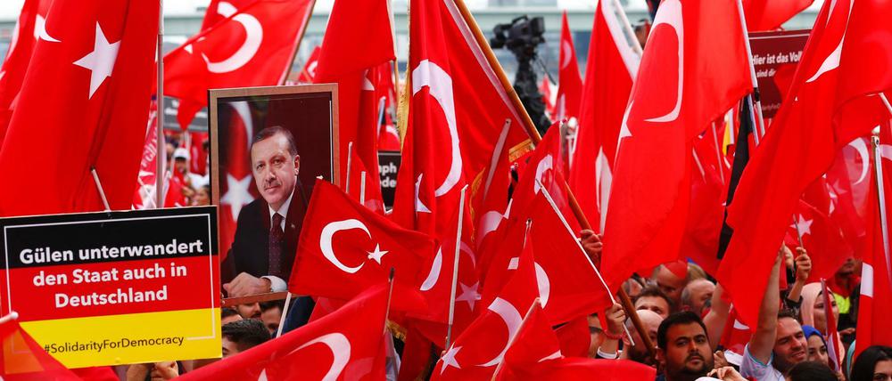 Auch in Deutschland gibt es zahlreiche Unterstützer des türkischen Präsidenten Recep Tayyip Erdogan.