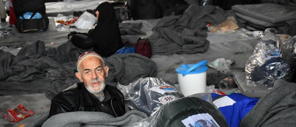 Auf der Flucht. Zehntausende Menschen in Aleppo haben ihr Zuhause verloren. Viele von ihnen sind obdachlos.