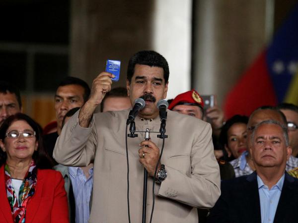 Präsident Nicolas Maduro versucht Neuwahlen zu entgehen.