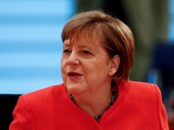 Merkel konnte nur mit dem CDU-Parteibuch zur Dauerkanzlerin werden, so wie umgekehrt die CDU nur deshalb zur erfolgreichsten Partei der Republik wurde und das blieb, weil sie meistens regierte.