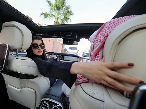 Saudische Frauen dürfen seit einiger Zeit Auto fahren. Aber Aktivistinnen, die sich für diese Freiheit einsetzten, sitzen in Haft.