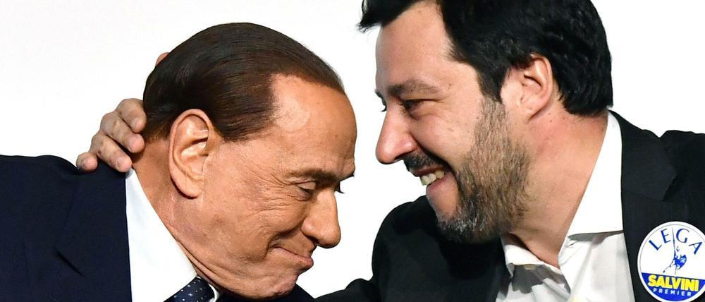 Silvio Berlusconi und Matteo Salvini (rechts). 
